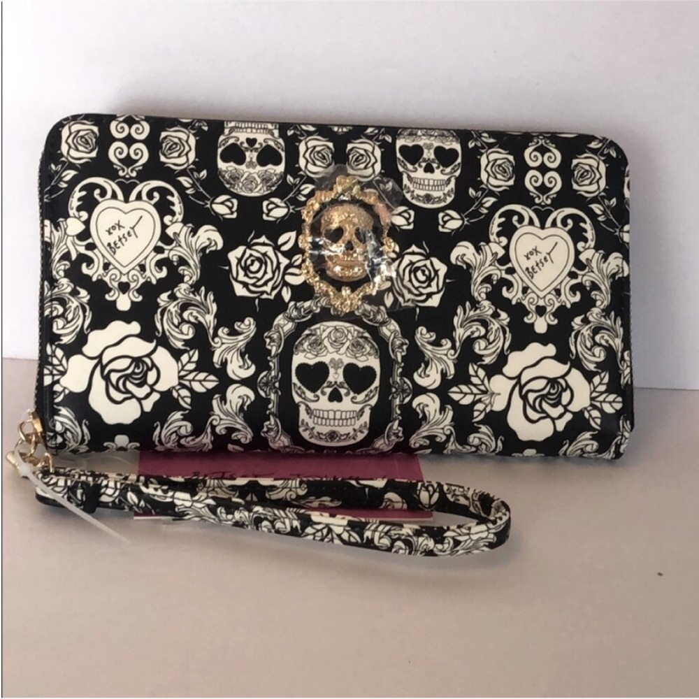 Black and White Skull Pattern Women's Wallet